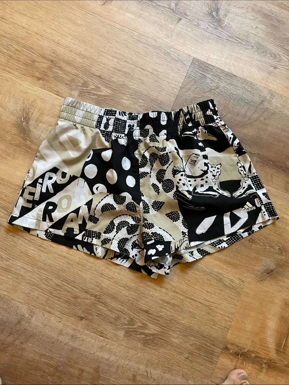 Adidas x Farm Rio Black and White Graphic Women’s Shorts - Picture 1 of 4